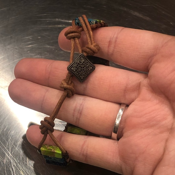 Rainbow colored bracelet - Picture 4 of 4